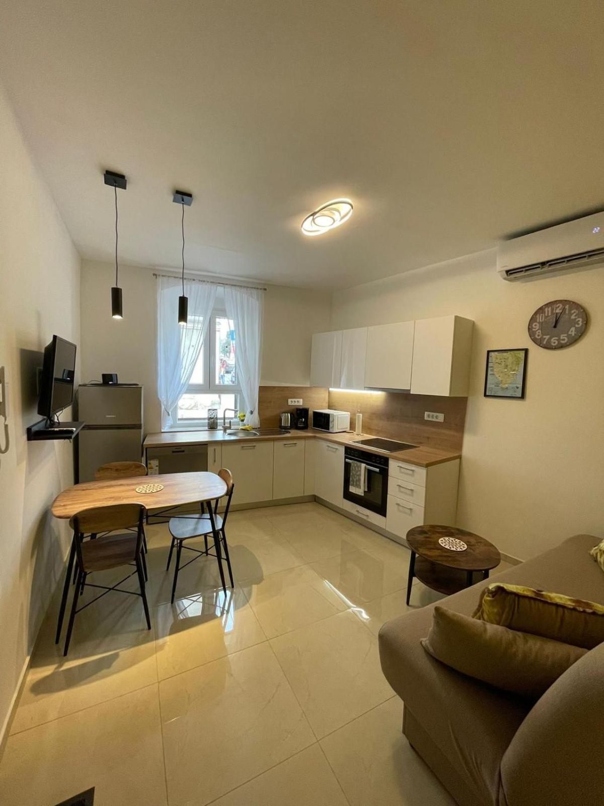 Apartment Eli Pula Bagian luar foto